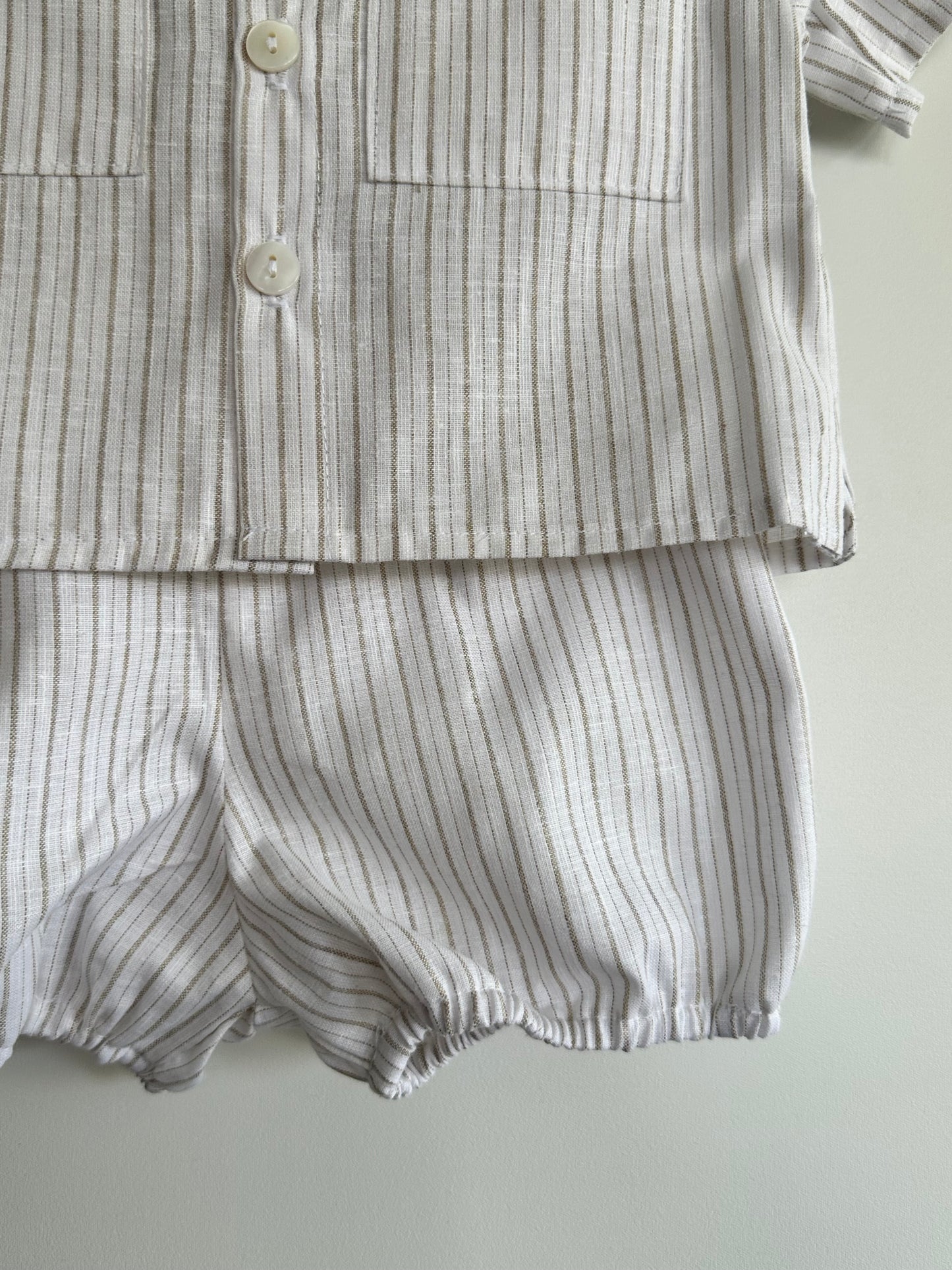 Conjunto camisa y bombacho rayas beige