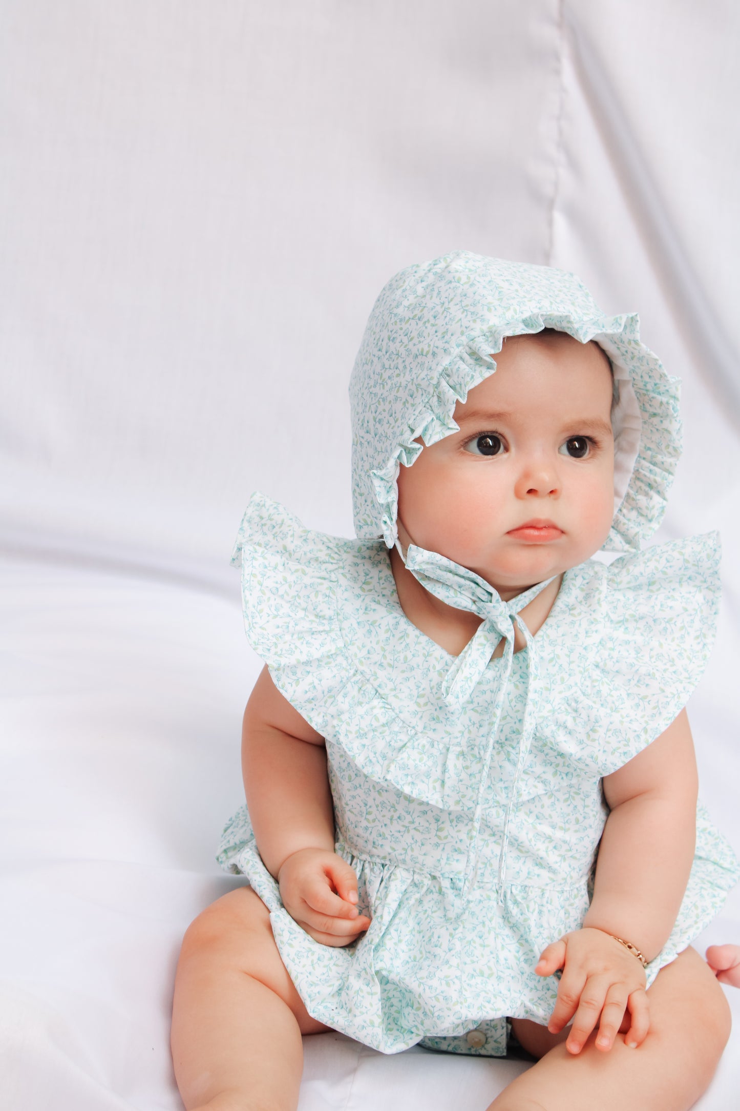 Gorrito con flores