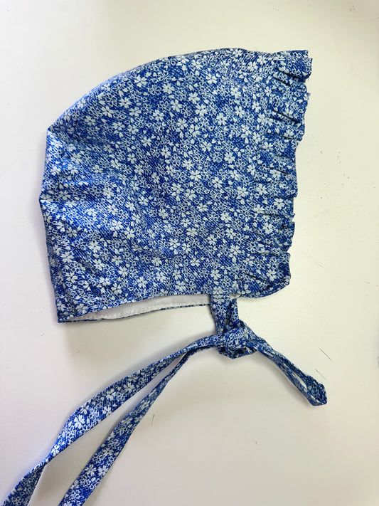 Gorrito flores azul