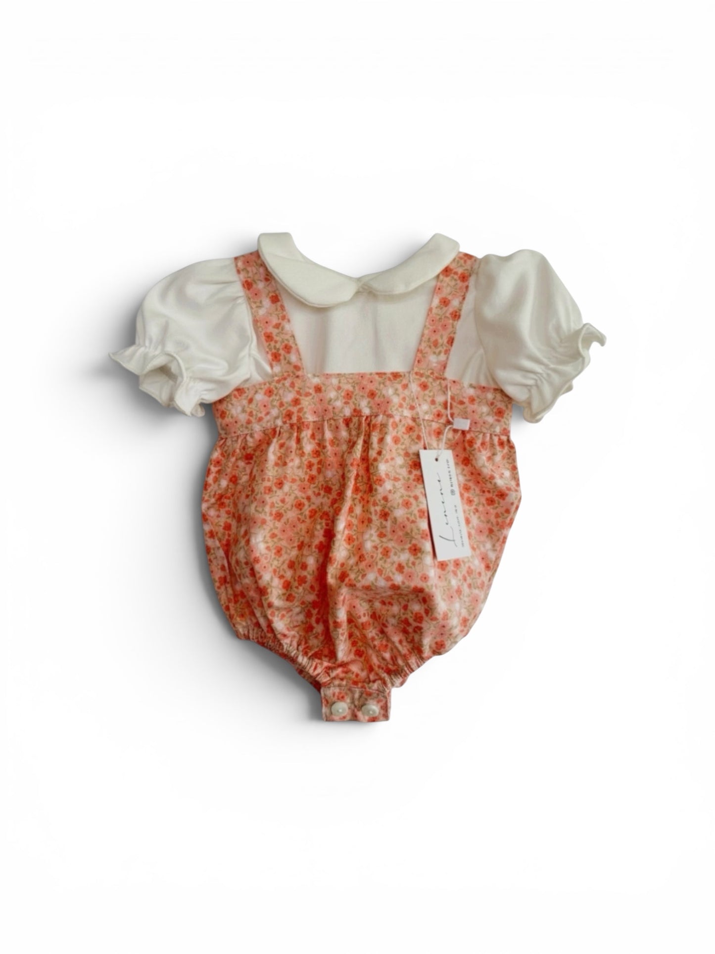 Conjunto bombacho naranja-coral y camiseta crudo