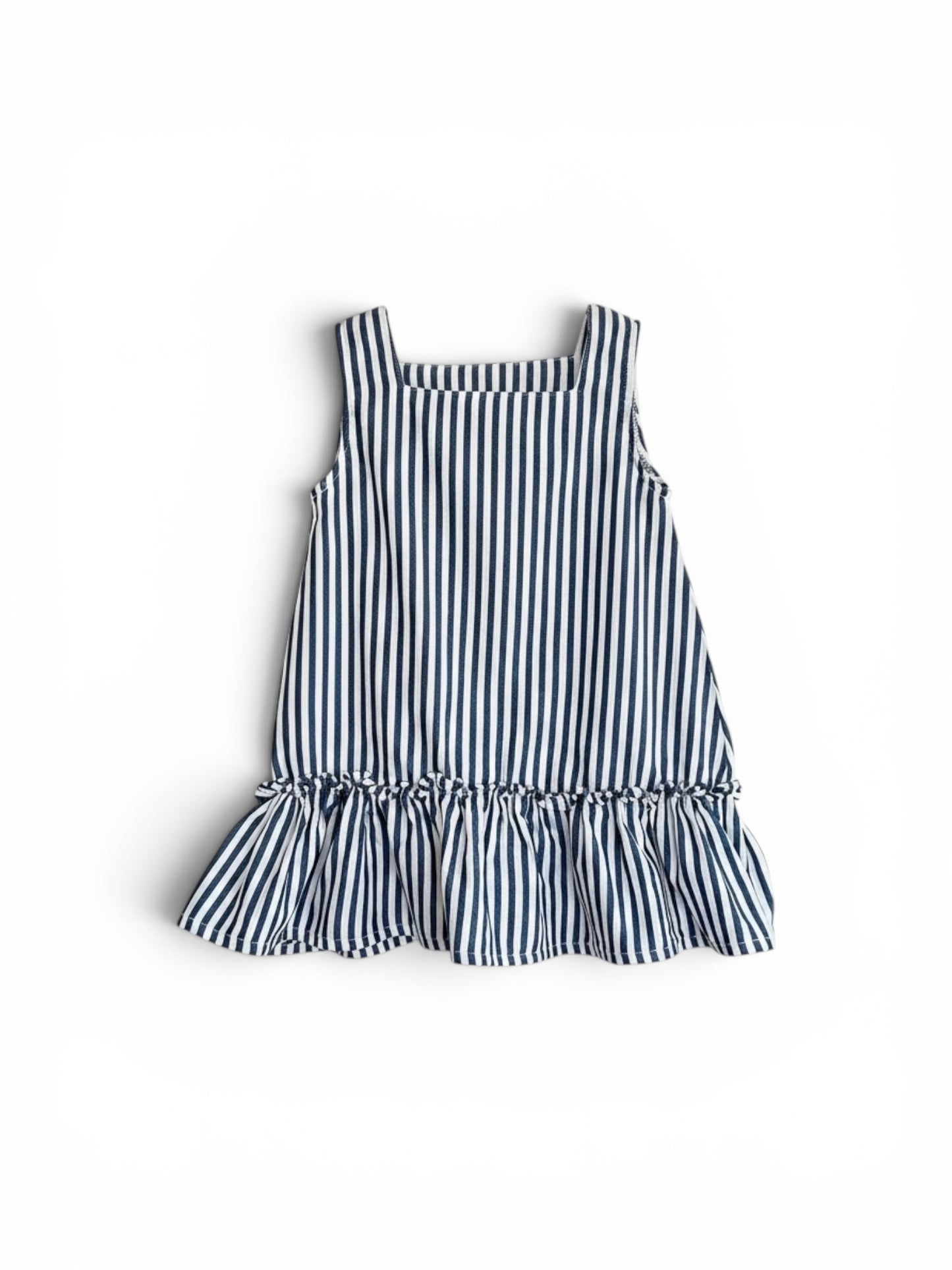 Vestido a rayas azul marino.